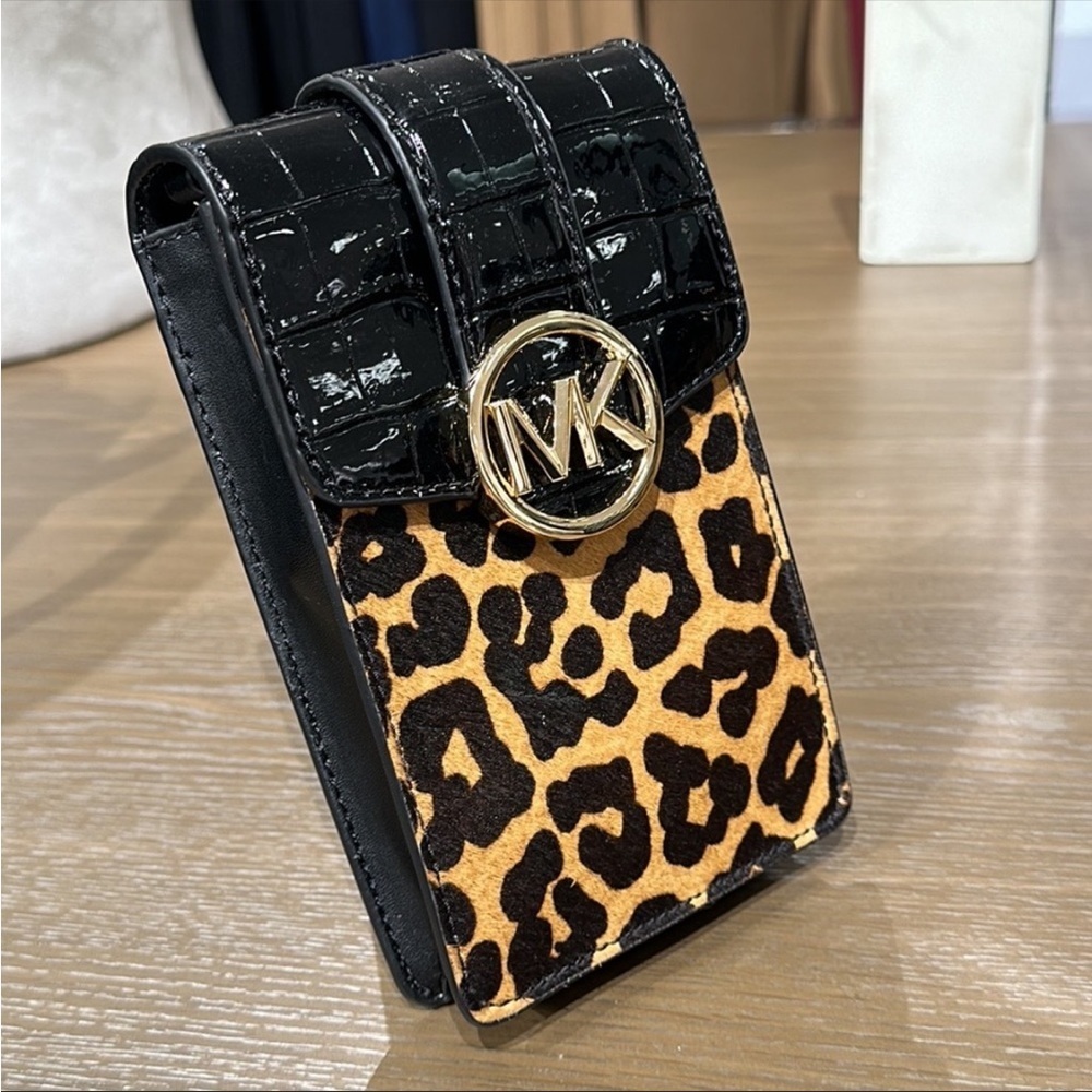 MICHAEL KORS
Carmen SM Printed Calf Hair and
Crocodile Embossed Faux Leather Bag - Picture 3 of 11